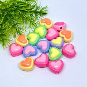 خرز بلاستيك قلوب كبيره ملونه ميكس – 25 جرام