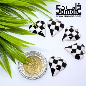 دلايه ملونه   -قلب كاروه ابيض في اسود –  قطعه واحده
