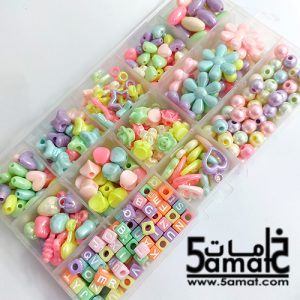 طقم ♥الخرز الوان باستيل صدفيه مع حروف مكعبات ♥  منظم مستطيل10*17 ارتفاع 2 سم  +10 انواع خرز متنوع + حروف و لولي ألوان