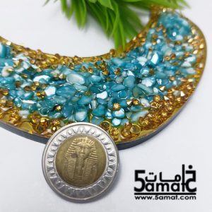 طوق كردان كبير هاندميد قطعه فريده غير متكرره  بالأحجار والصدف عرض 12.5 سم سمك 7 ملم