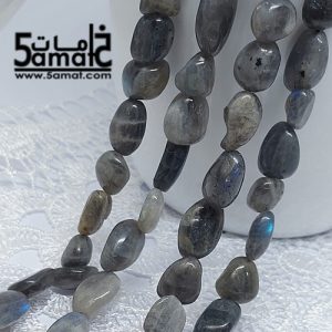 فرع مفرد لابرادوريت Labradorite – حبات متوسطه روك غير منتظمه – من 36 ل38 سم – كود AG2026