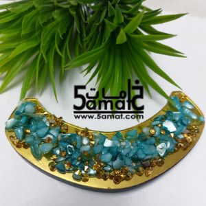طوق كردان كبير هاندميد قطعه فريده غير متكرره  بالأحجار والصدف عرض 9.5 سم سمك 7 ملم