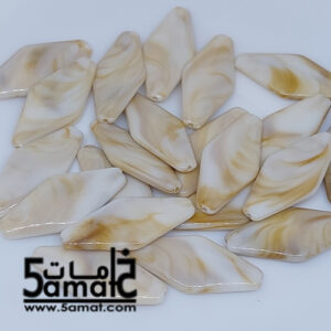 خرز بلاستيك- وحدات طويله – 20 جرام – الكميه موضحه في الصوره